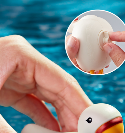 Baby Bath Toys Cute Cartoon Goose Dolphin Swimming Wind-up Clockwork